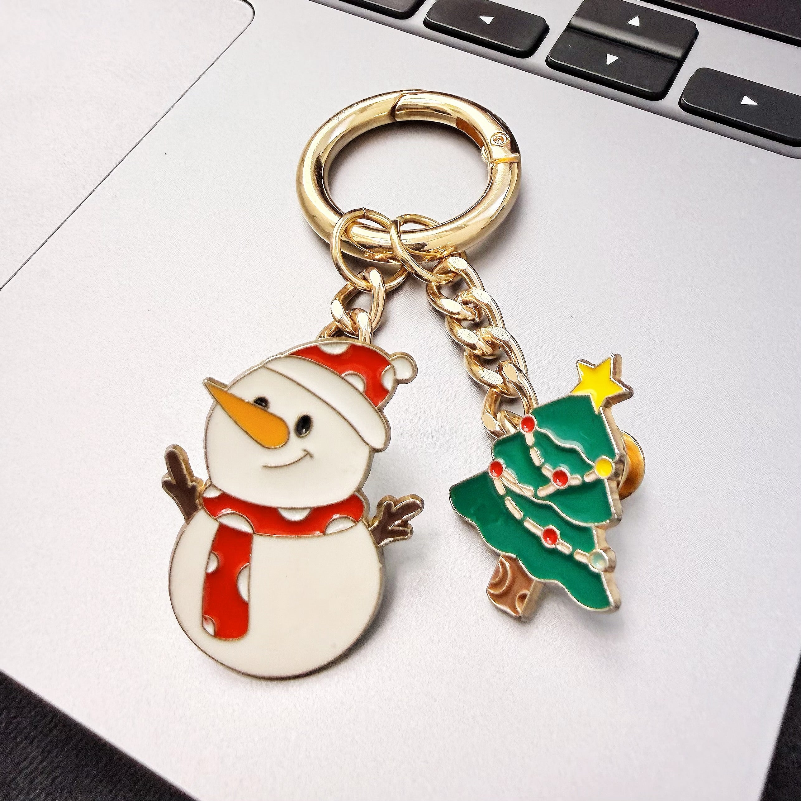 Enamel Pin to Keychain Converter – Instant DIY Bag Charm, Gold & Silver, No Tools Needed